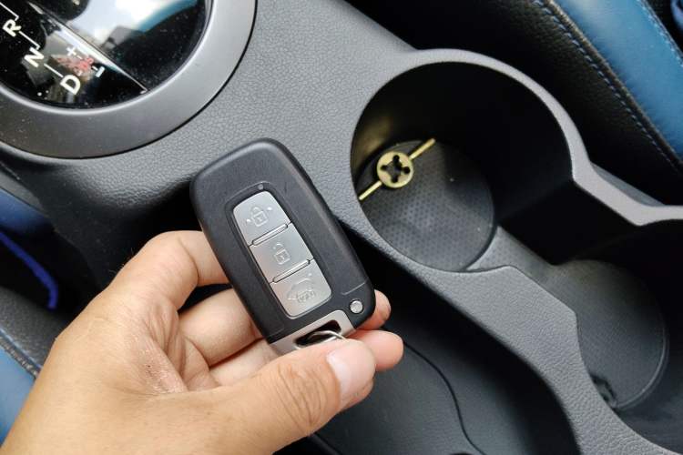 Used Hyundai Veloster 2015 1.6T Automatic Luxury Edition Vehicle Key