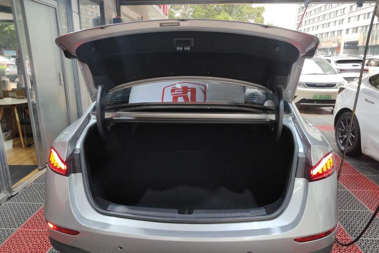 Used Roewe D7 2023 DMH 125km Flagship Edition Trunk
