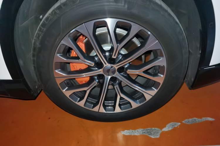 Used Nio EC6 2025 75 kWh Right Front Wheel Hub