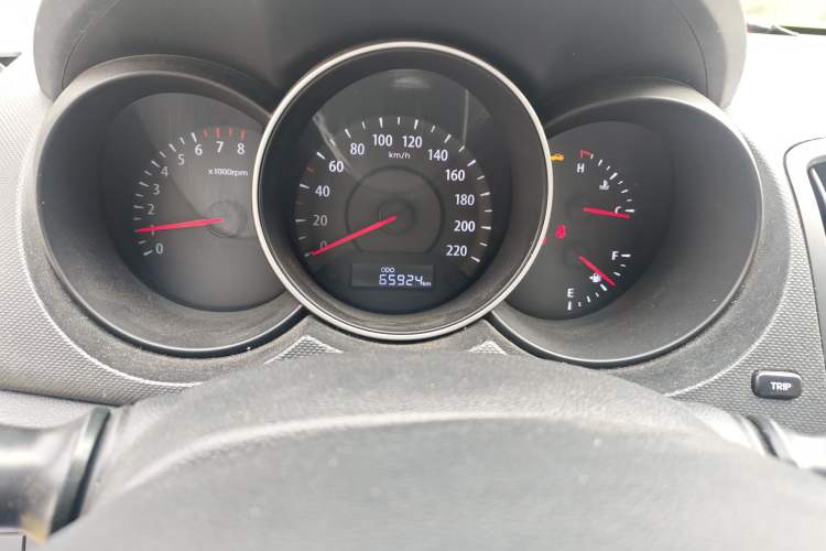 Used Kia Forte 2014 1.6L MT GL
