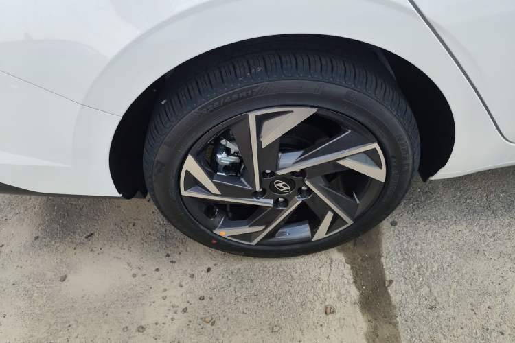 Used Hyundai Elantra 2023 1.5L CVT GLX Elite Edition Right Rear Wheel Hub