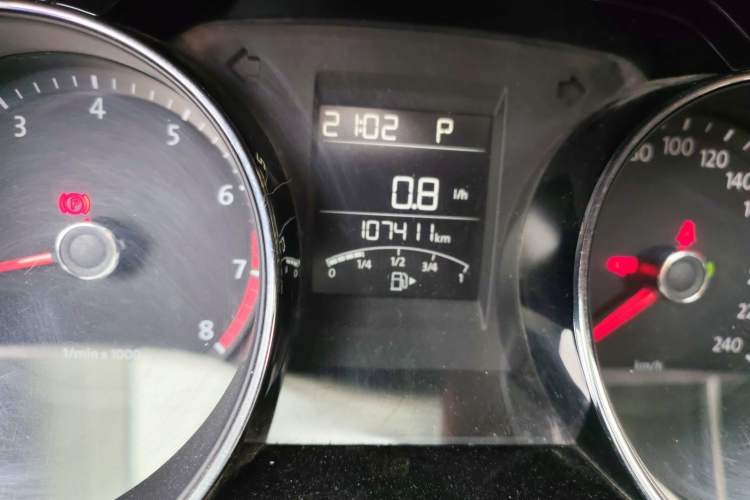 Used Volkswagen Bora 2014 1.6L Automatic Comfort Model Odometer Close Up