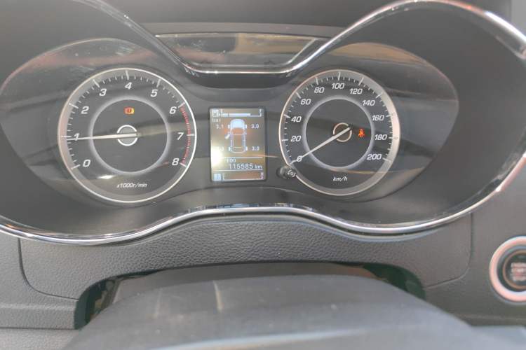 Used Baojun 560 2015 1.8L manual luxury version
