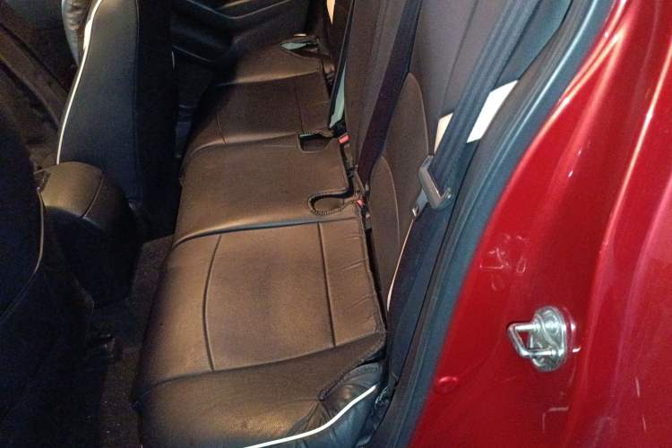 Used Mazda 3 Axela 2016 Sedan 1.5L Automatic Comfort Model
