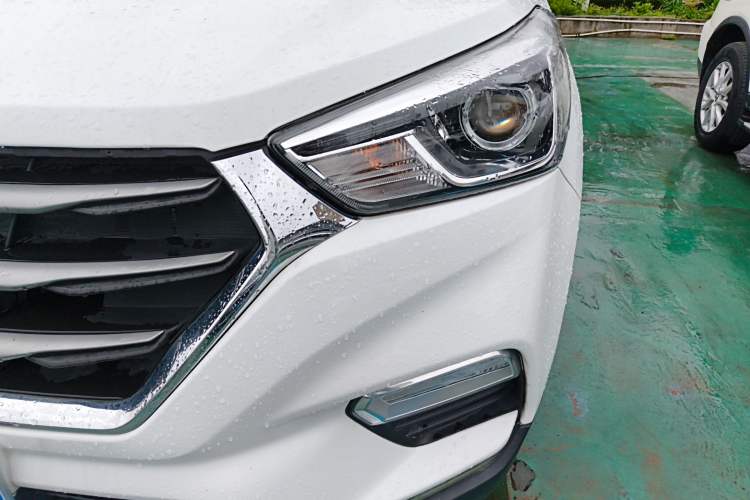 Used Hyundai ix25 2017 1.6L Automatic Smart Version Left Front Headlight