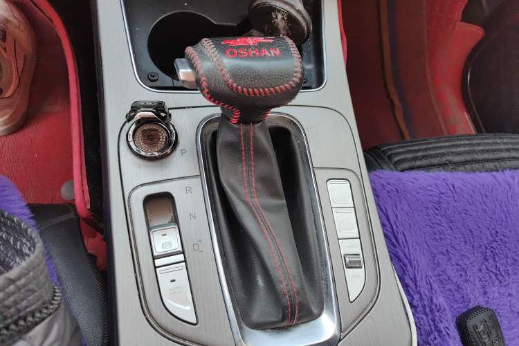 Used CHANGAN OSHAN X7 2021 1.5T Automatic Luxury Model Gear Lever