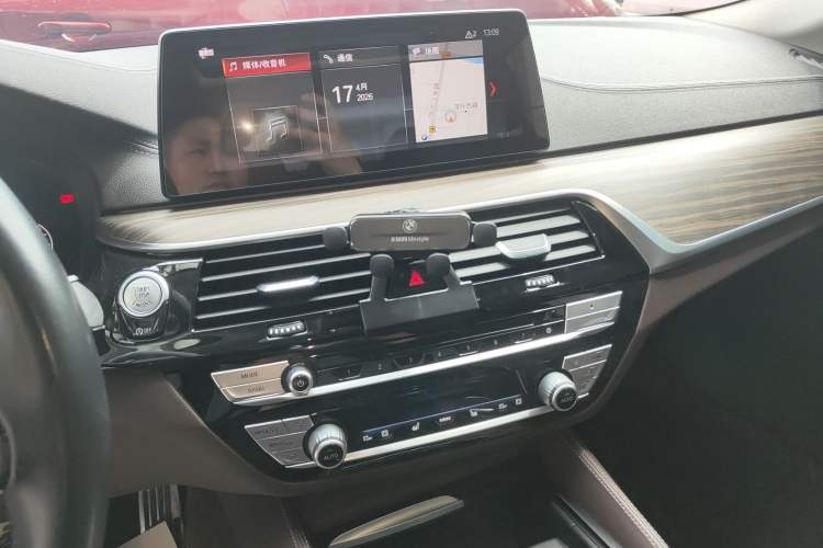 Used BMW 5 Series 2019 Facelifted 530Li Luxury Edition Premium Package
