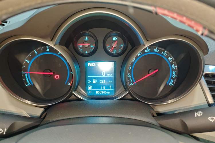 Used Chevrolet Cruze 2015 1.5L Classic SE AT Instrument Cluster