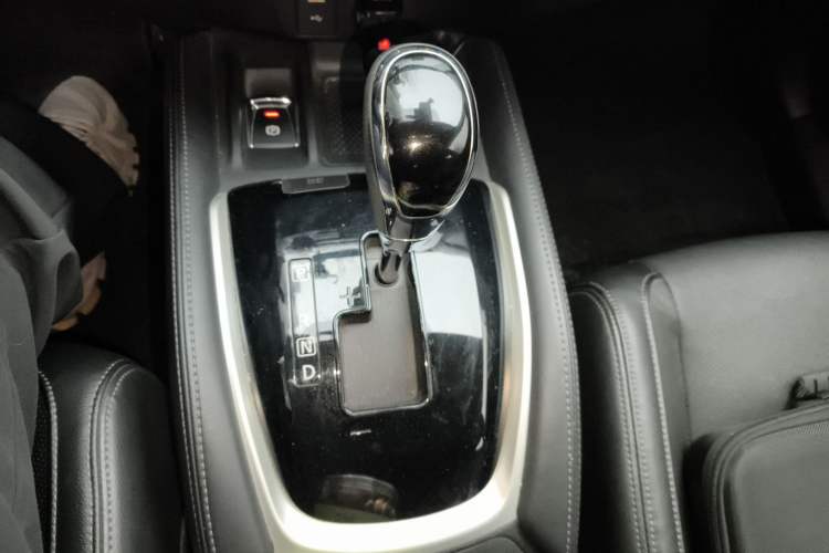 Used Nissan X-Trail 2019 2.0L CVT Smart Connect Comfort Edition 2WD
