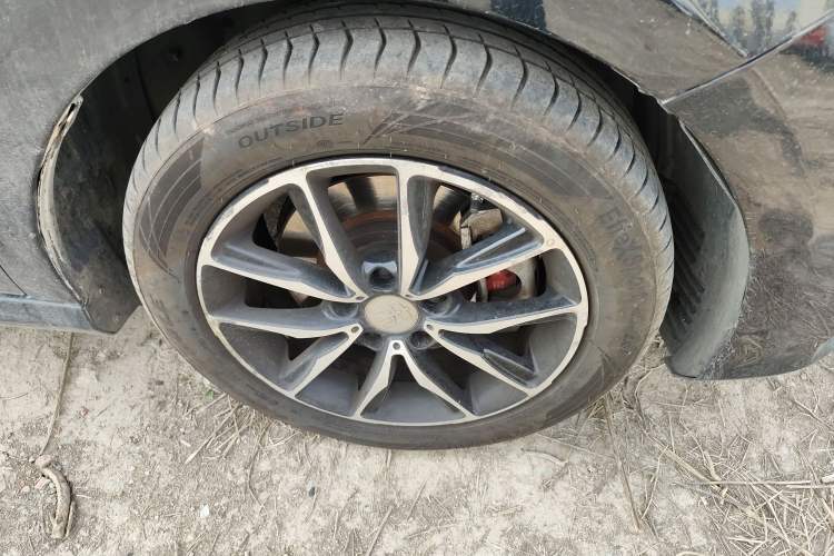 Used BYD Song MAX 2018 1.5T Automatic Smart Connect Elite Model with 6 Seats
