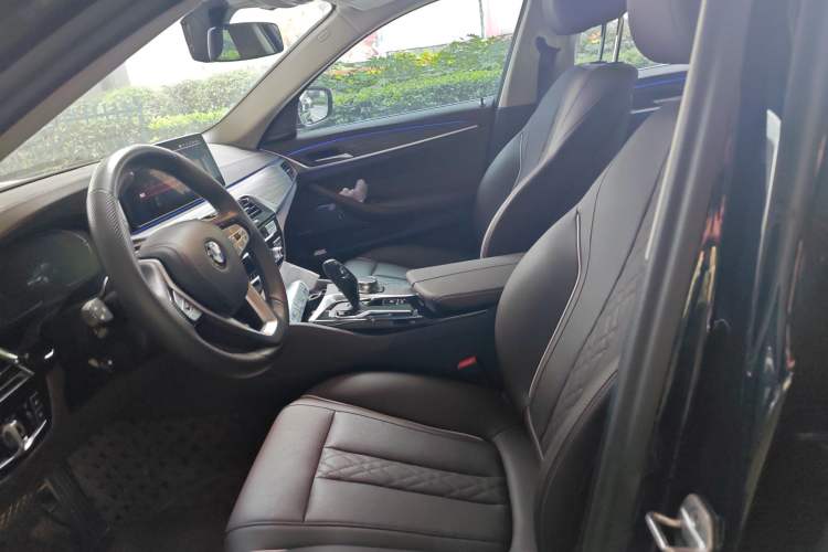 Used BMW 5 Series 2023 530Li Leading Edition Luxury Package Left Front Seat