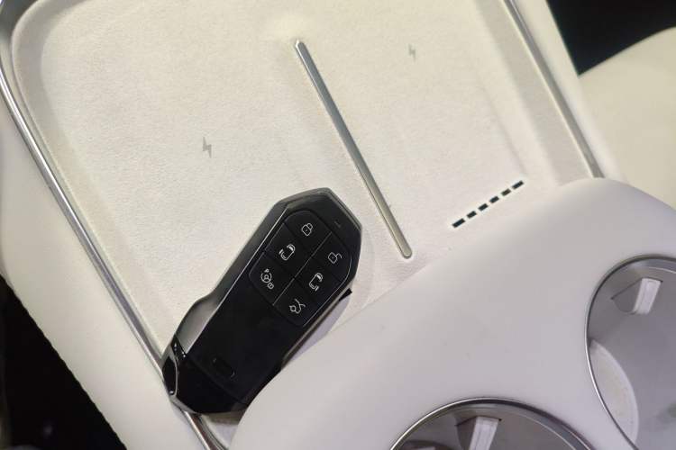 Used XPeng X9 2025 740 Ultra-Long Range Max