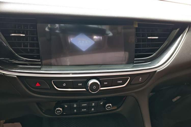 Used Buick Regal 2019 20T Luxury Model China V Standard Audio And AC Panel