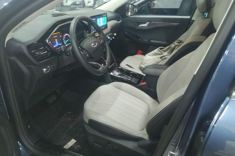 Used Ford Escape 2020 EcoBoost 245 Two-Wheel-Drive Titanium Edition