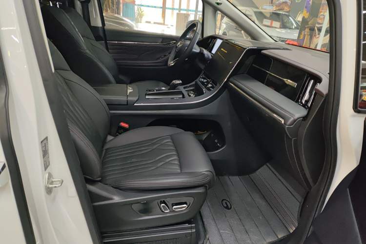 Used GAC Trumpchi M8 2024 Master Series 400T Ultimate Edition