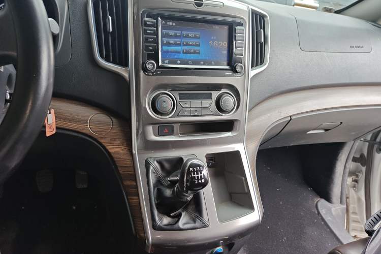 Used FORTHING Lingzhi PLUS 2021 Travel Edition 2.0L Manual Luxury 7-Seater