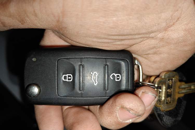 Used Volkswagen Sagitar 2015 1.6L Automatic Comfort Model Vehicle Key