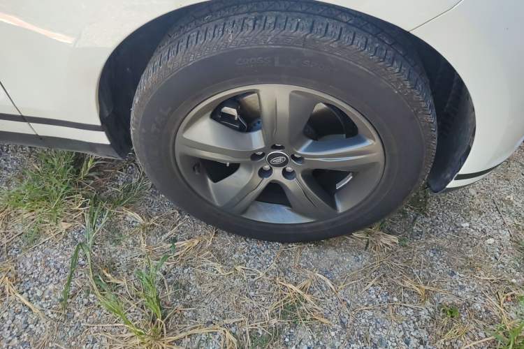 Used Land Rover Range Velar 2022 250 PS Right Front Wheel Hub