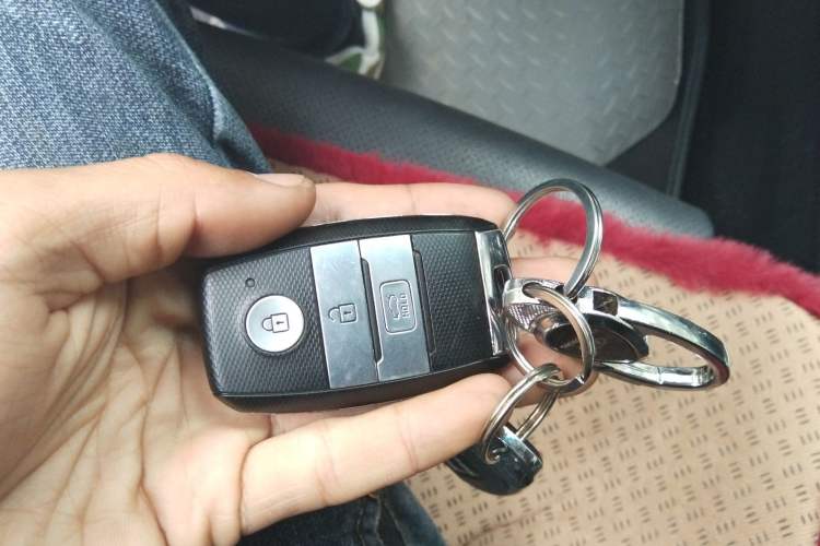 Used Kia K5 2016 1.6T Automatic LUX Vehicle Key
