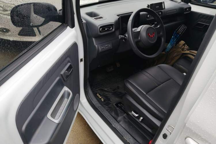 Used Wuling Zhiguang New Energy 2025 Standard Model Driver Seat