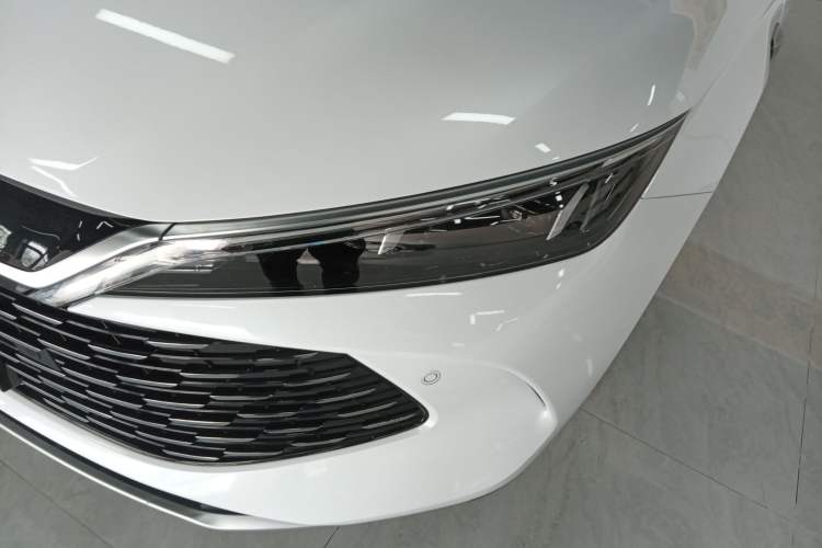 Used BYD Qin L 2025 DM-i Smart Drive 120KM Superior Model
