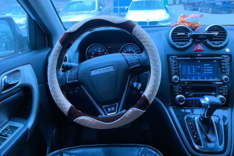 Used Haval H6 2016 Upgraded Model 1.5T Automatic Two-Wheel Drive Elite Version
