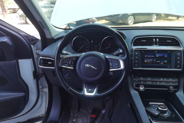 Used Jaguar F-PACE 2016 3.0 SC Four-Wheel Drive R-Sport Sport Edition
