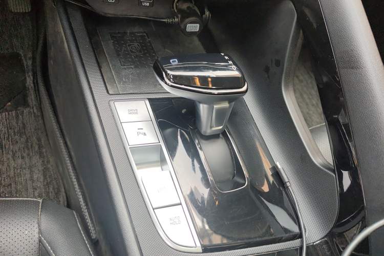 Used Hyundai Elantra 2022 1.5L CVT LUX Prestige Edition
