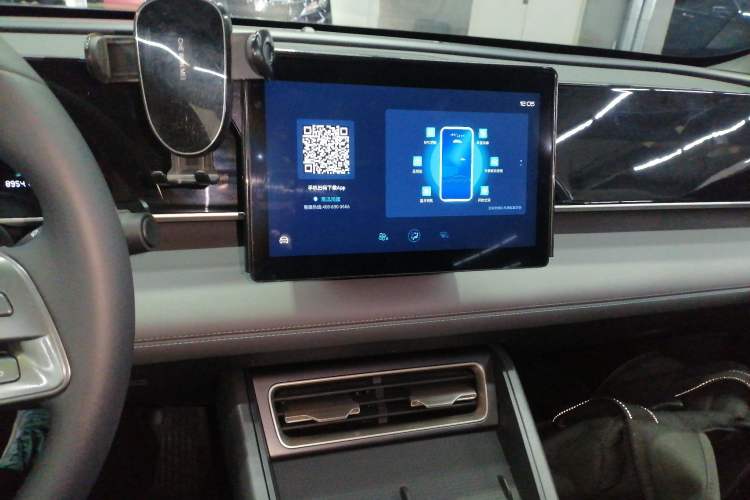 Used BYD Qin L 2024 DM-i 80KM Leading Model Audio And AC Panel