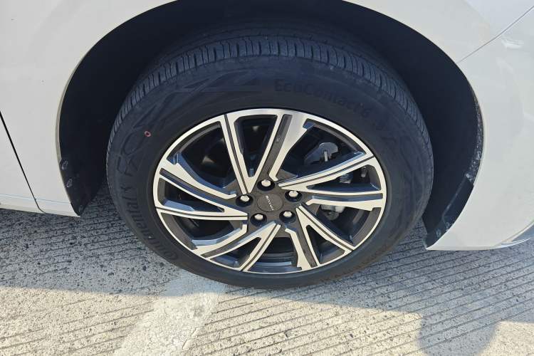 Used SAIC MAXUS G90 2023 2.0T Xingyun 7-Seater Version
