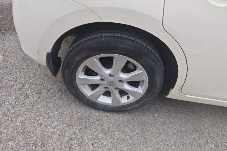 Used Nissan Tiida 2014 1.6L CVT Cool Cafe Edition
