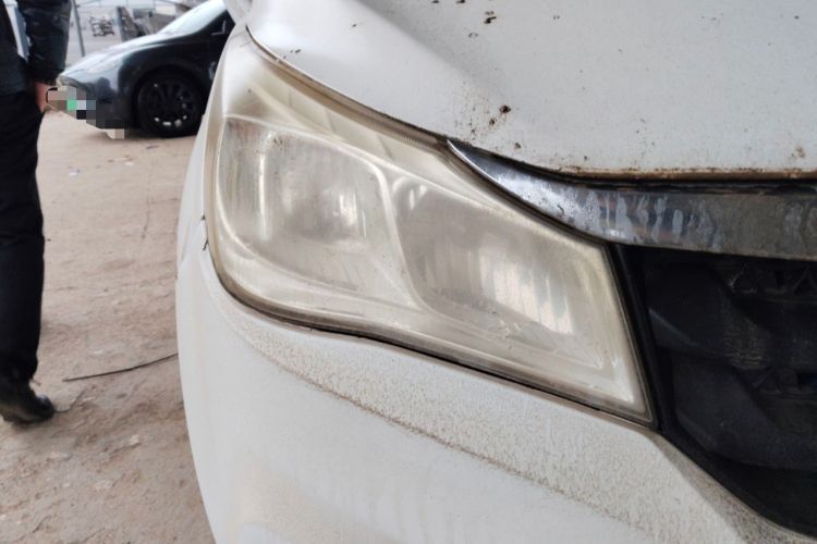 Used FAW Yingzhi 737 2015 1.5L Manual Deluxe Navigation Version Right Front Headlight