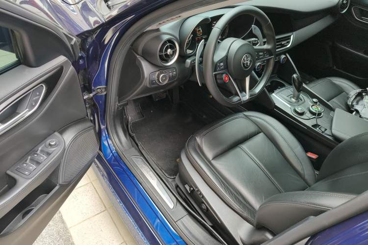 Used Alfa Romeo Giulia 2017 2.0T 280HP Luxury Edition