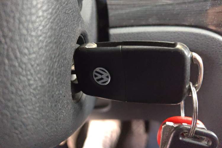 Used Volkswagen Gran Lavida 2013 1.6L Manual Fashion Model