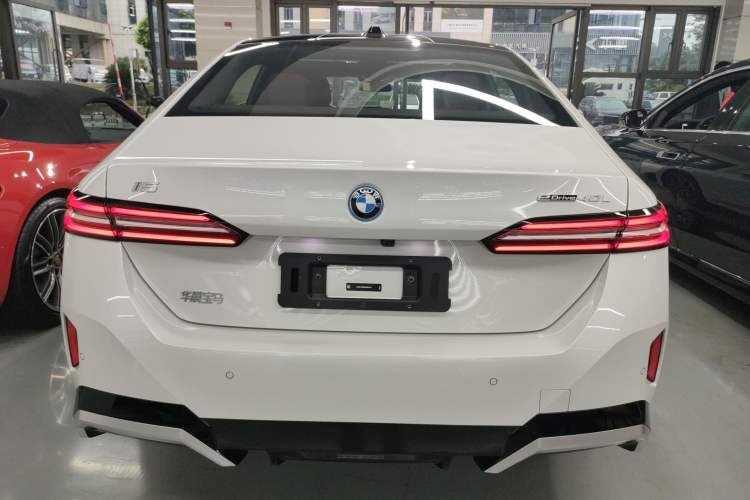 Used BMW i5 2025 eDrive 40L M Sport Package

