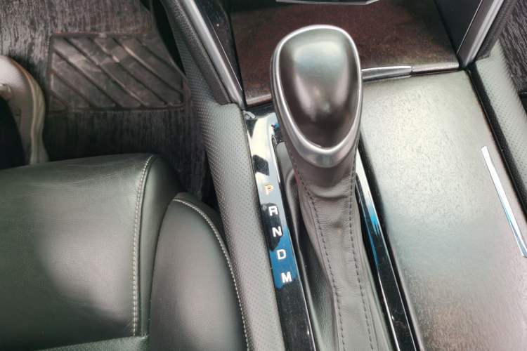 Used Cadillac XTS 2018 28T Elite Edition Gear Lever