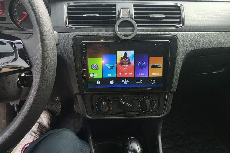 Used Volkswagen Santana 2018 1.5L Automatic Fashion Edition Audio And AC Panel