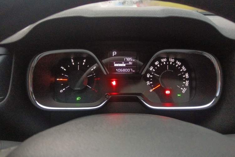 Used Citroen C4 Sega 2016 1.2THP Automatic Flagship Model Odometer Close Up