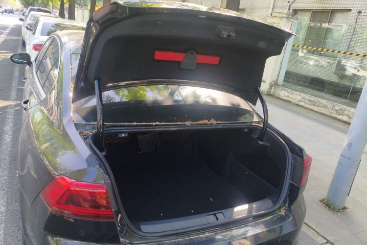 Used Volkswagen Magotan 2020 330TSI DSG Luxury Edition Trunk