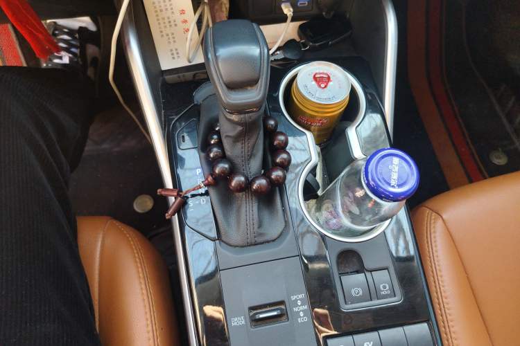 Used Toyota Highlander 2022 Dual-Engine 2.5L Two-Wheel Drive Elite Edition 7-Seater