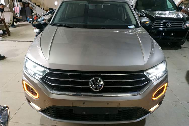 Used Volkswagen T-ROC 2018 280TSI DSG Two-Wheel-Drive Comfort Version China V Standard