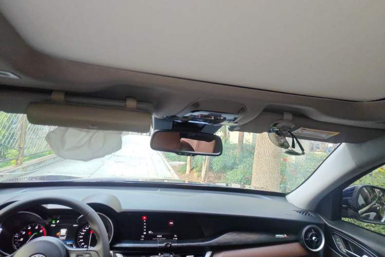 Used Alfa Romeo Stelvio 2017 2.0T 200HP Luxury Edition