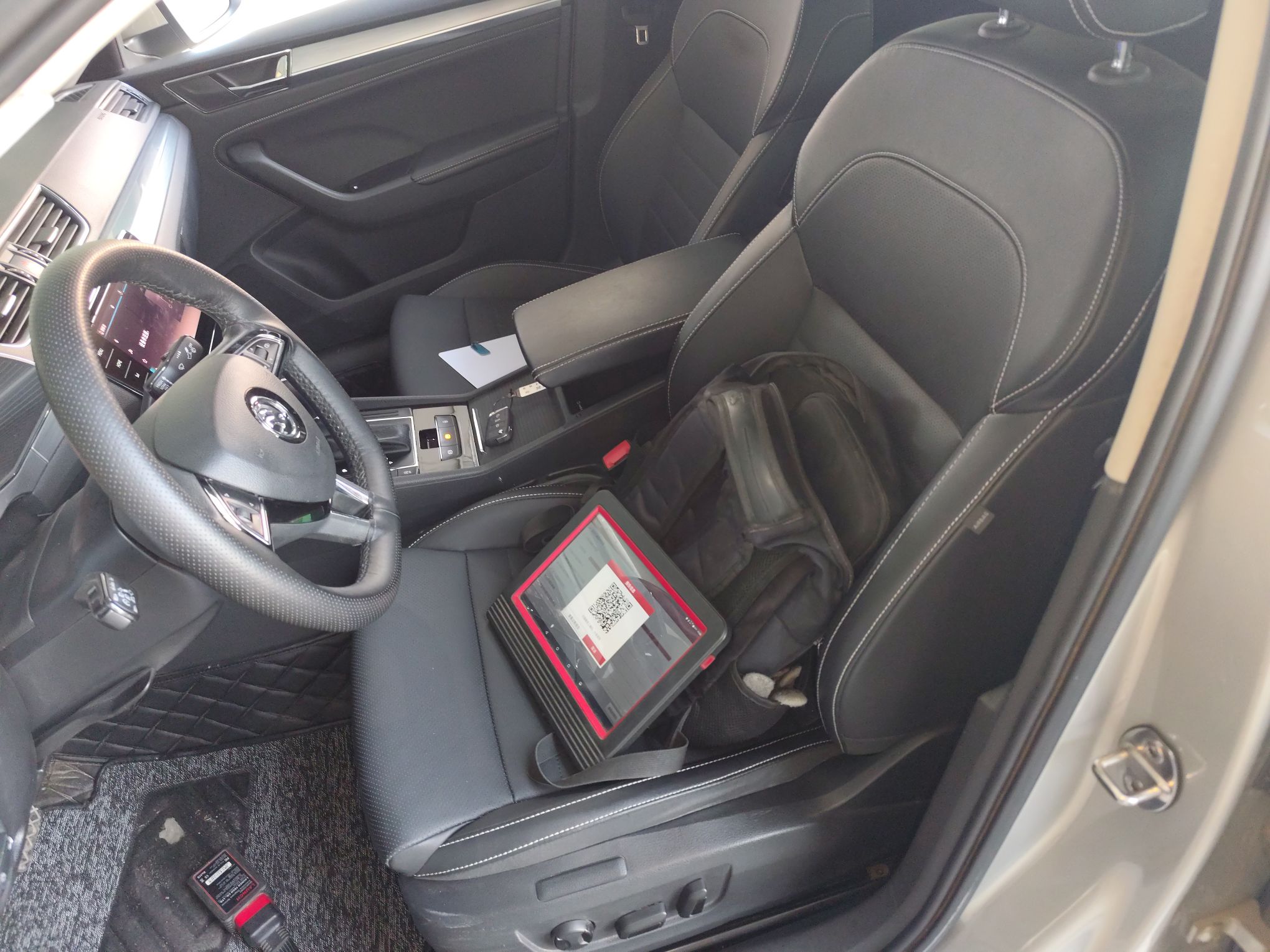 Переднее сиденье в автомобиле