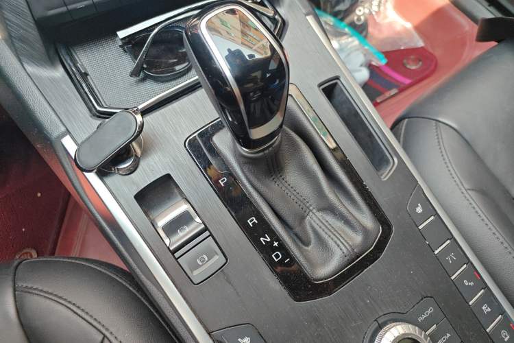 Used Wey VV7 2017 VV7c 2.0T Flagship Model Gear Lever