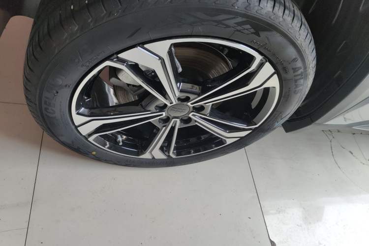 Used Geely Galaxy L7 2024 1.5T 115 km PLUS Dragon Edition Right Rear Wheel Hub