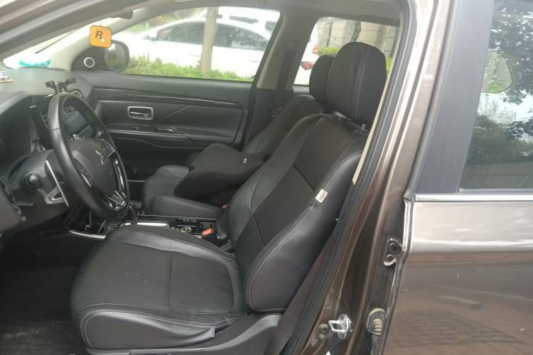 Used Mitsubishi Outlander 2016 2.4L 4x4 Elite Edition 5 Seats
