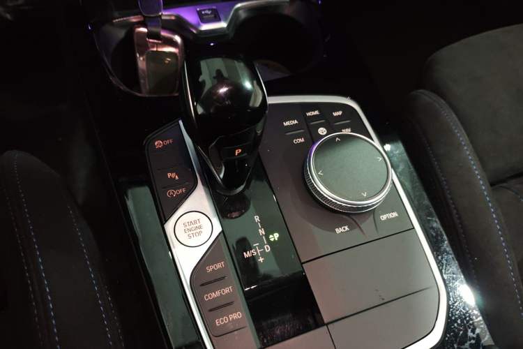 Used BMW 2 Series 2021 225i Four-Door Coupe M Sport Night Edition Gear Lever