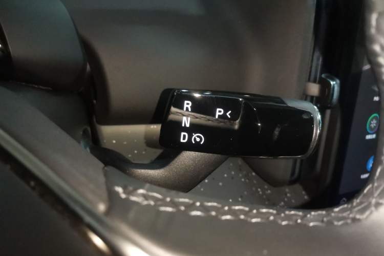 Used Volvo EX30 2025 Rear-Drive Long-Range Version Ultra