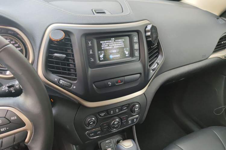 Used Jeep Cherokee 2016 2.4L Professional Edition