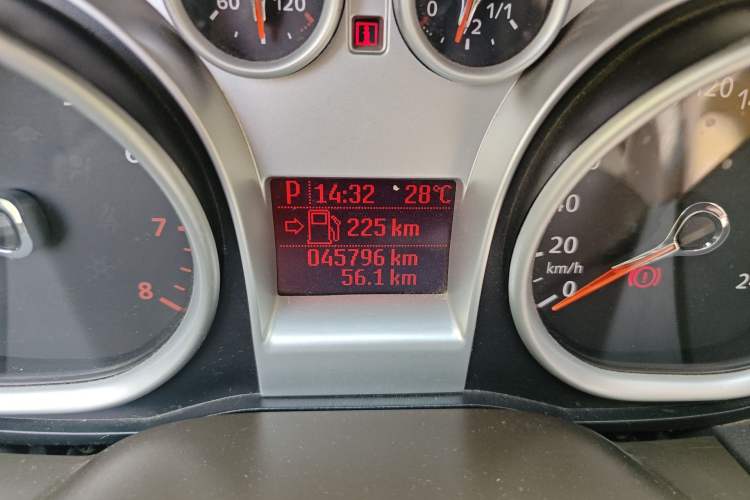 Used Ford Focus 2012 Sedan Classic 1.8L Automatic Fashion Edition Odometer Close Up